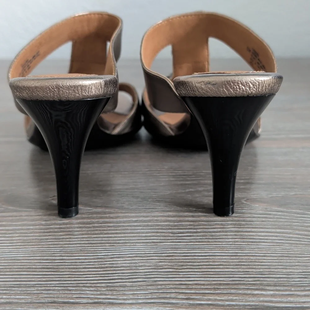 SOFFT Metallic Gold Leather Slip On Open Toe Heel Shoes Crystal Vamp 6W 6 Wide - Picture 10 of 15